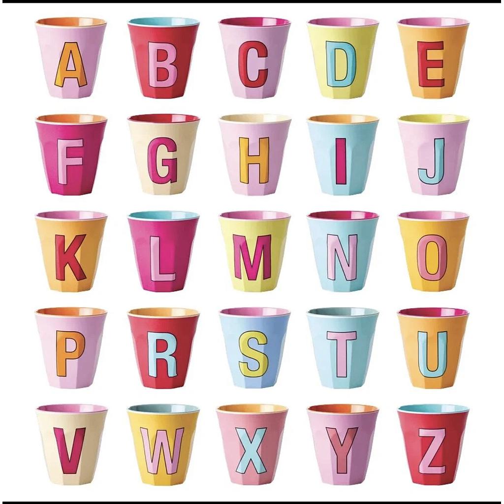 Melaminbecher Alphabet A-Z Girl