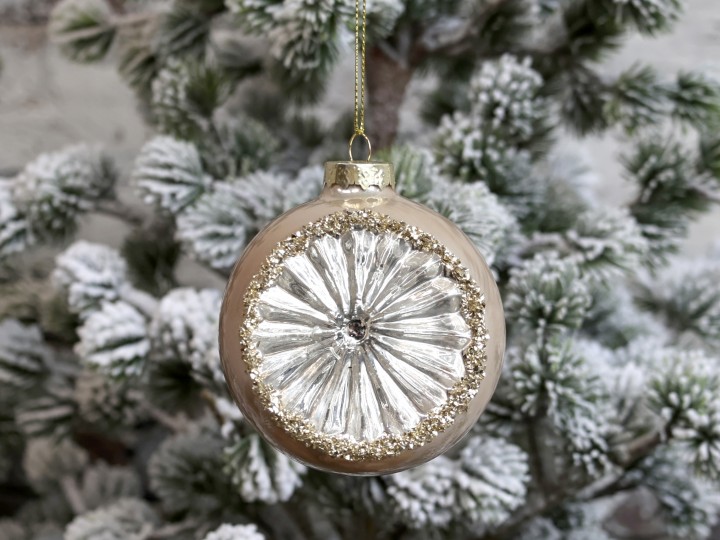 Weihnachtskugel mit Glitzer