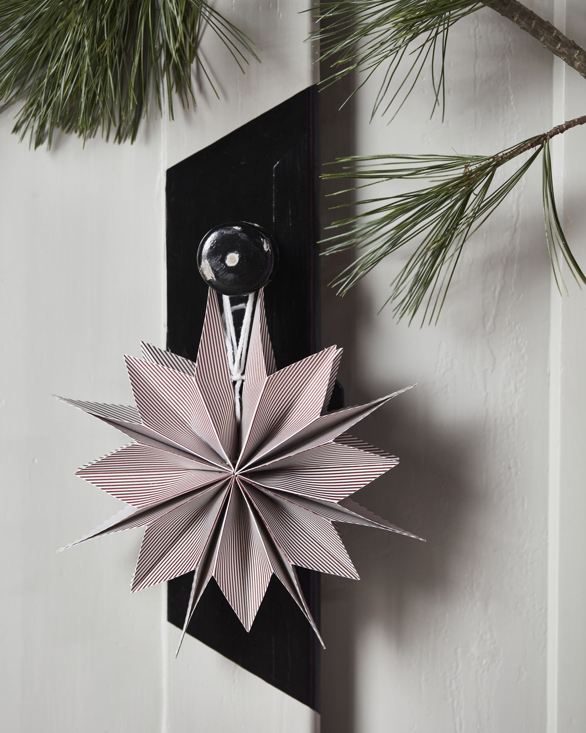 Papierstern Capella Red/White