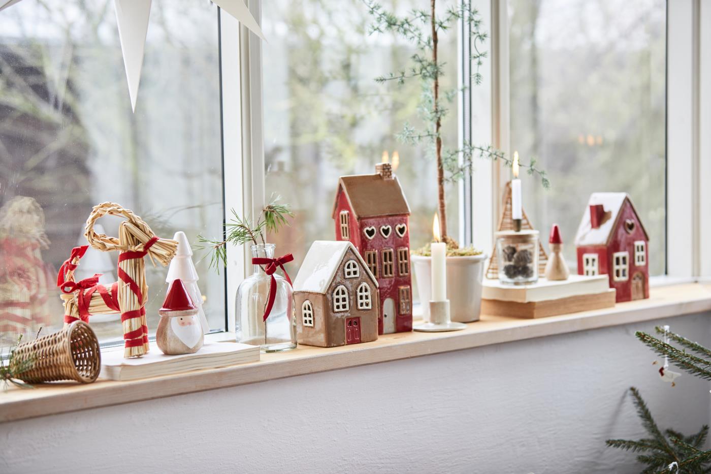 Haus für Teelicht Stillenat 3 weiße Herzen