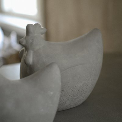 Deko Concrete Hen L
