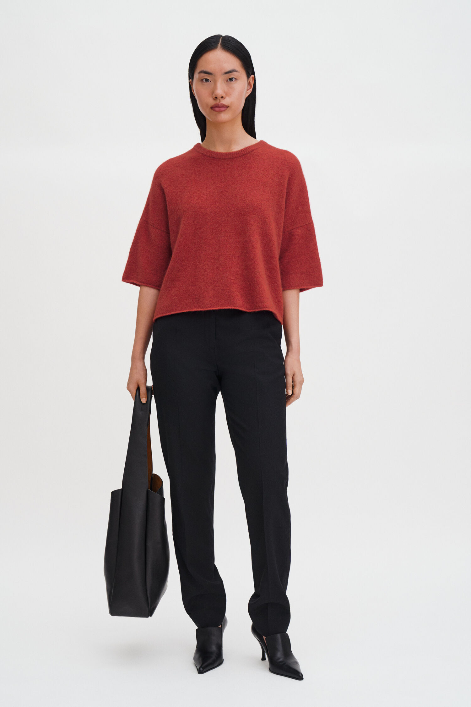 Yak Tee Black Red Current