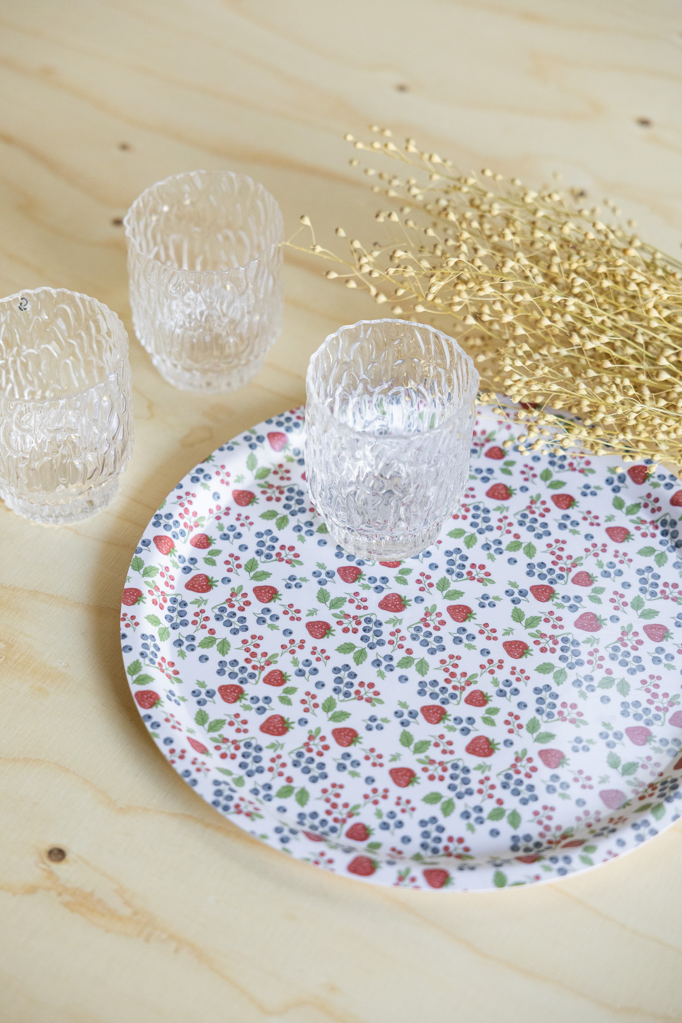 Teller Bär Beerenmuster