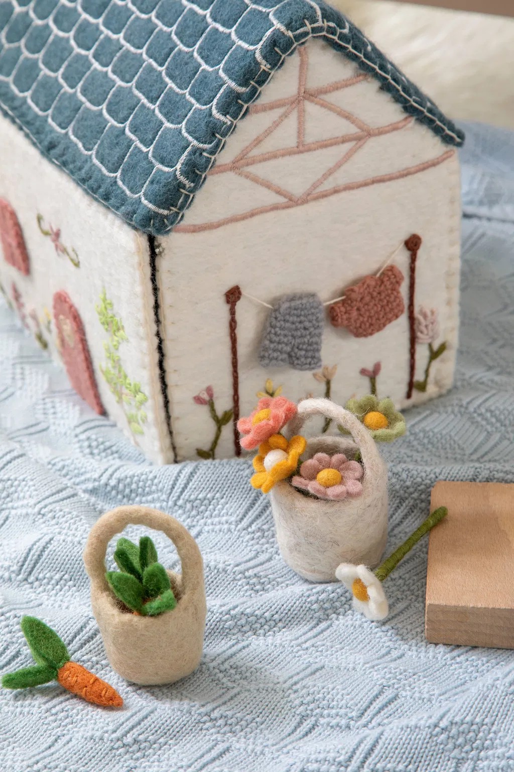 Korb mit Blumen mini