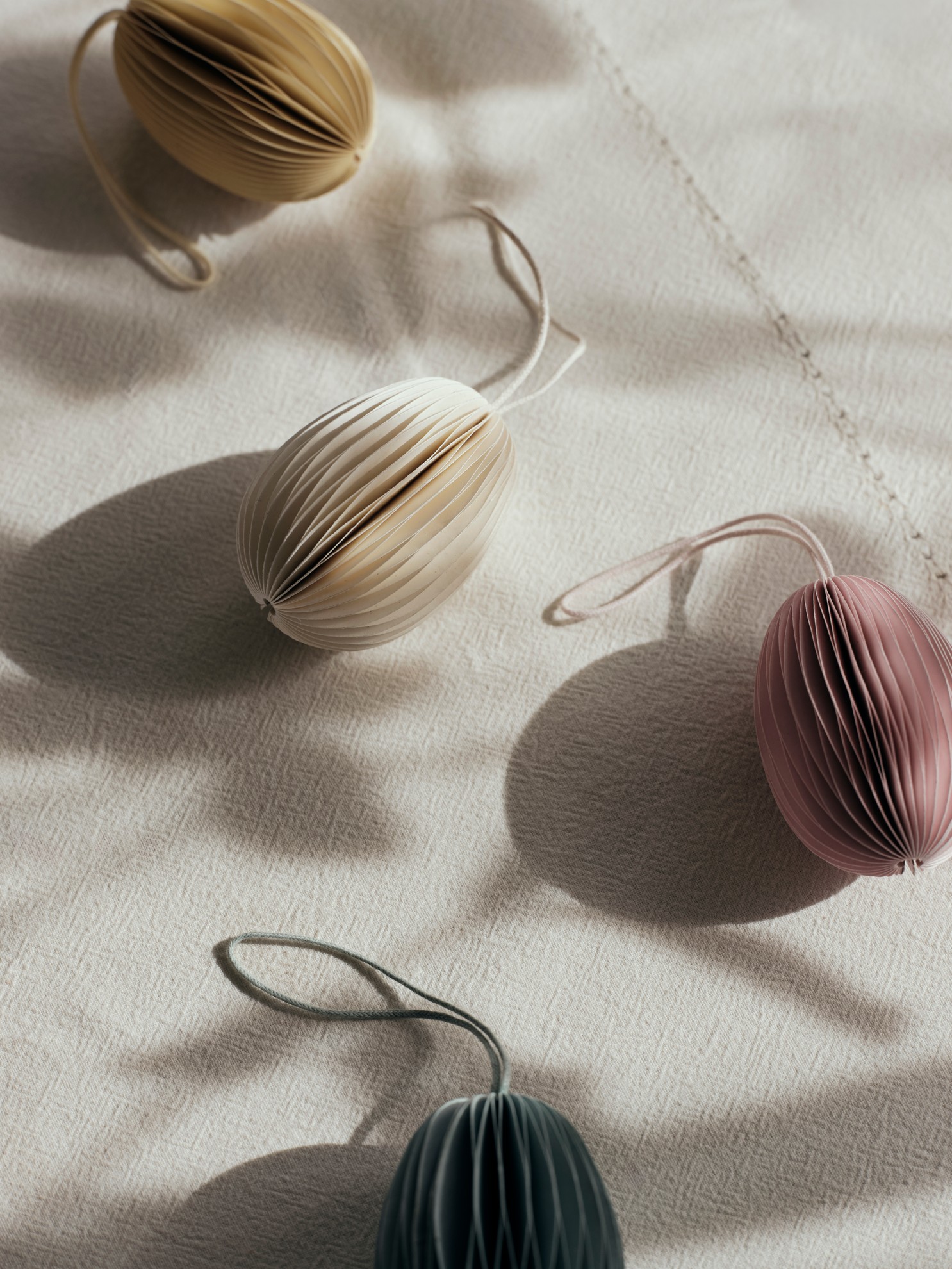 Papieranhänger Ei Megan Sage Green