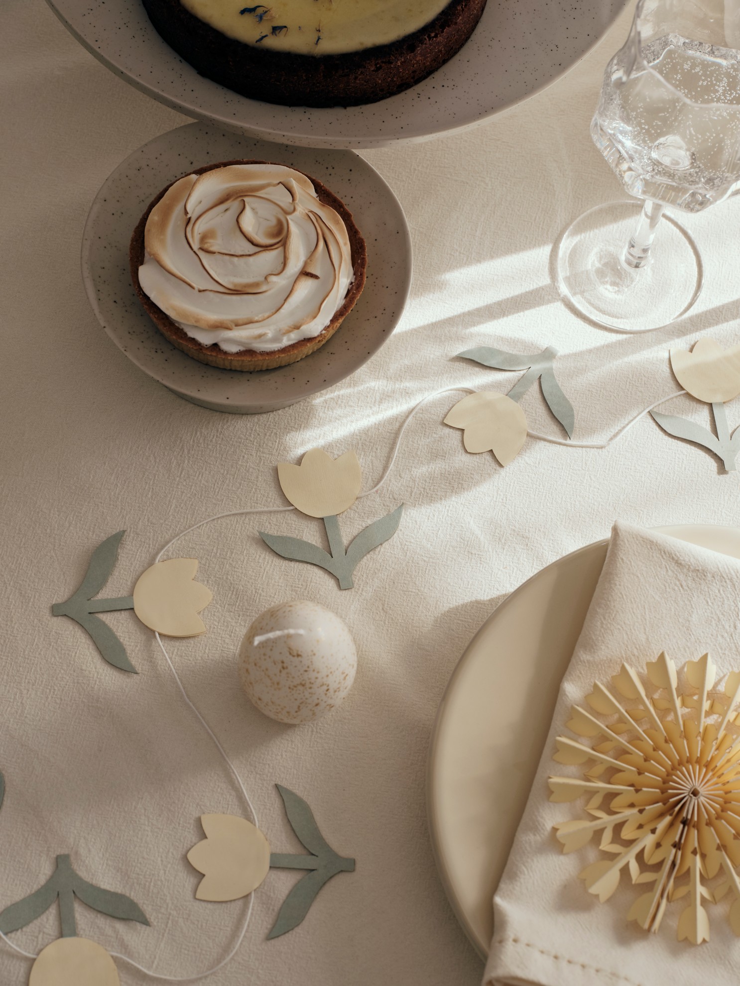 Girlande Tulpen Butter Yellow Sage Green