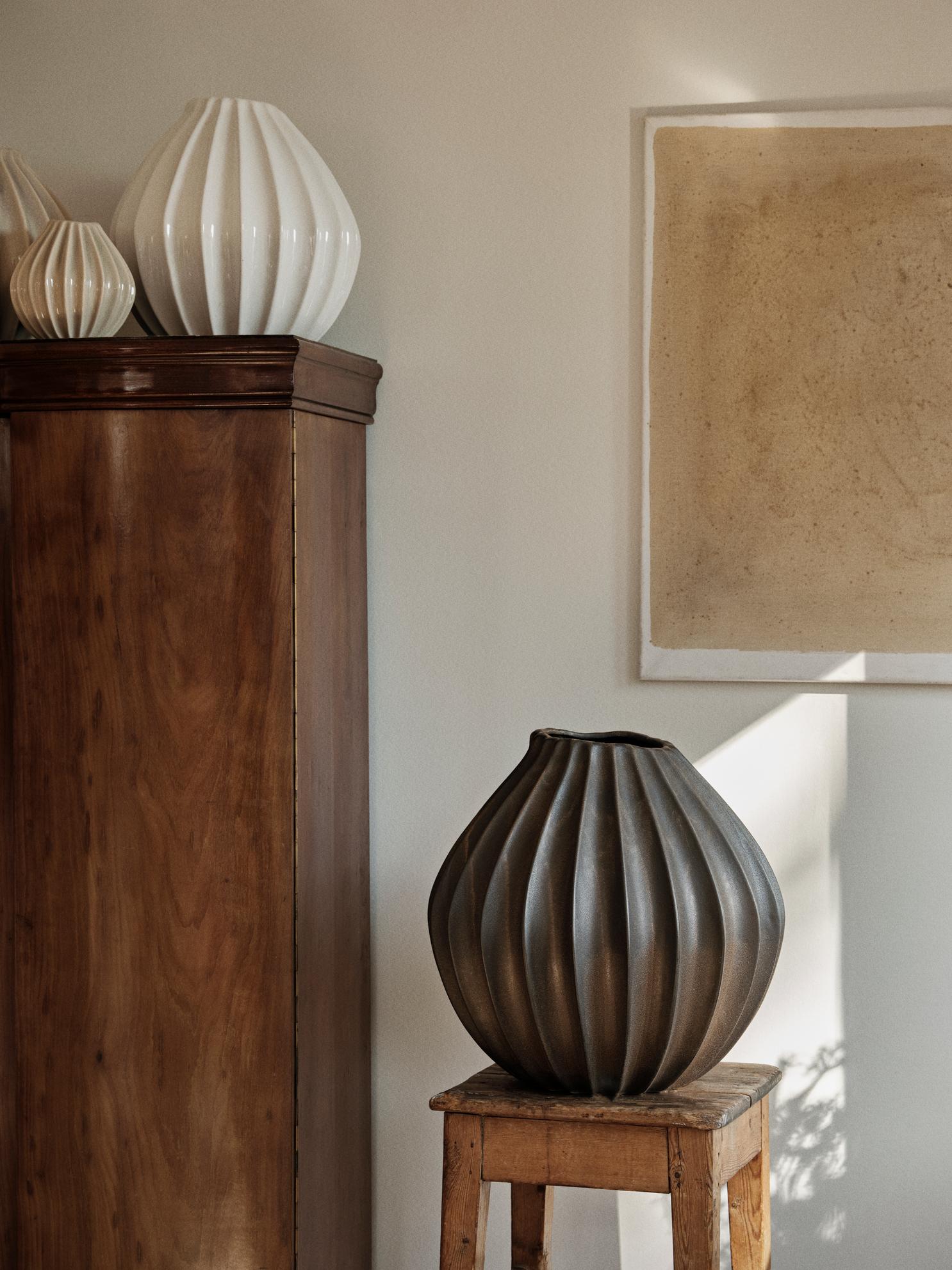 Vase Wide XL Antique Brown