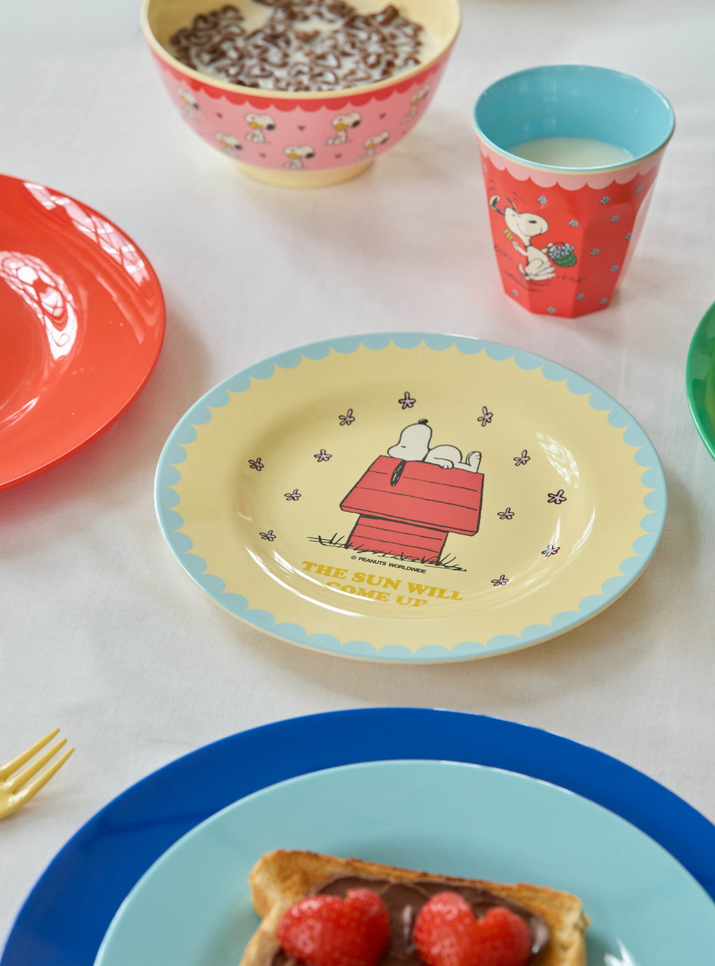 Kinder Melaminteller cream Snoopy Print
