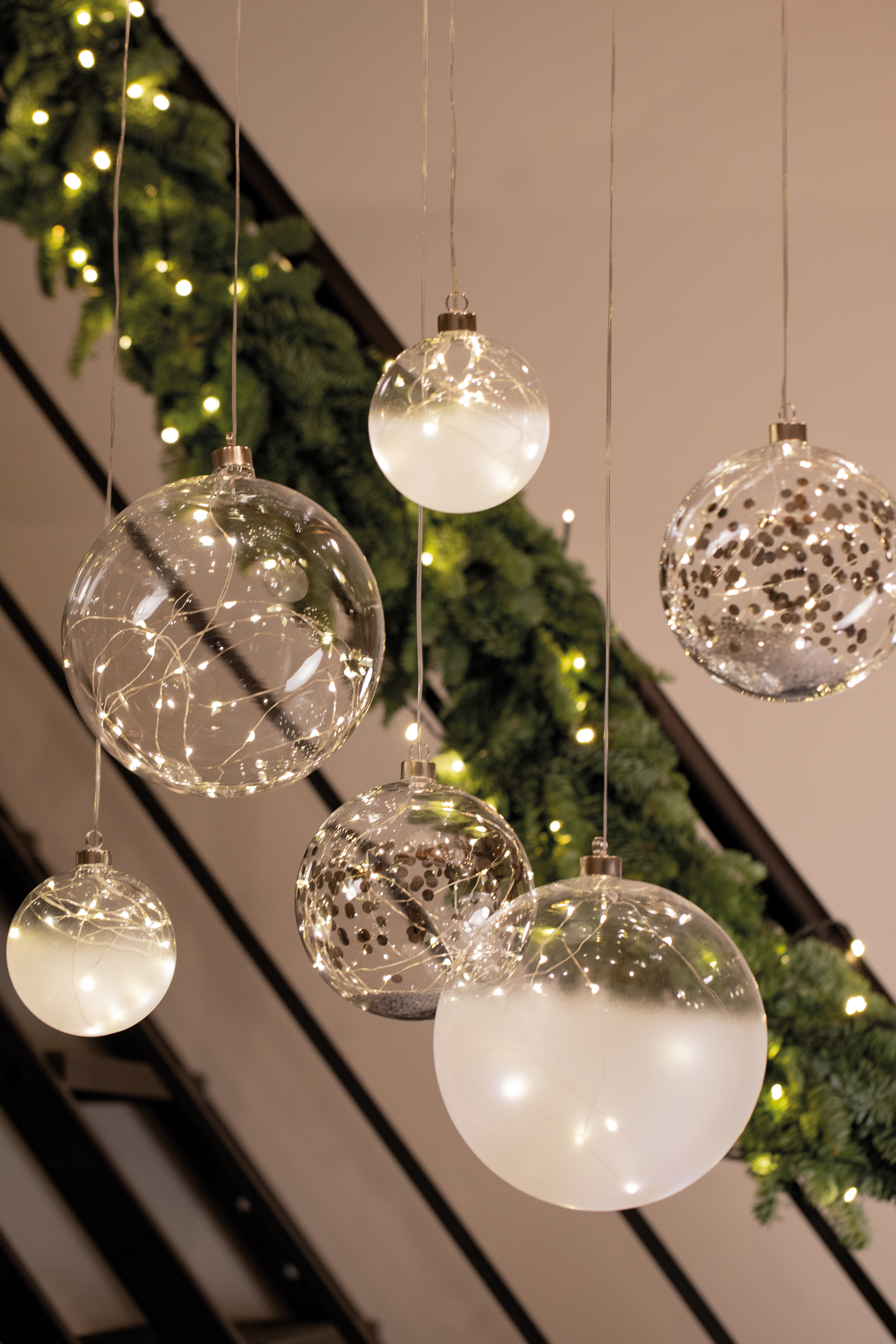 WEIHNACHTSZAUBER Lichtkugel gefrostet XXL